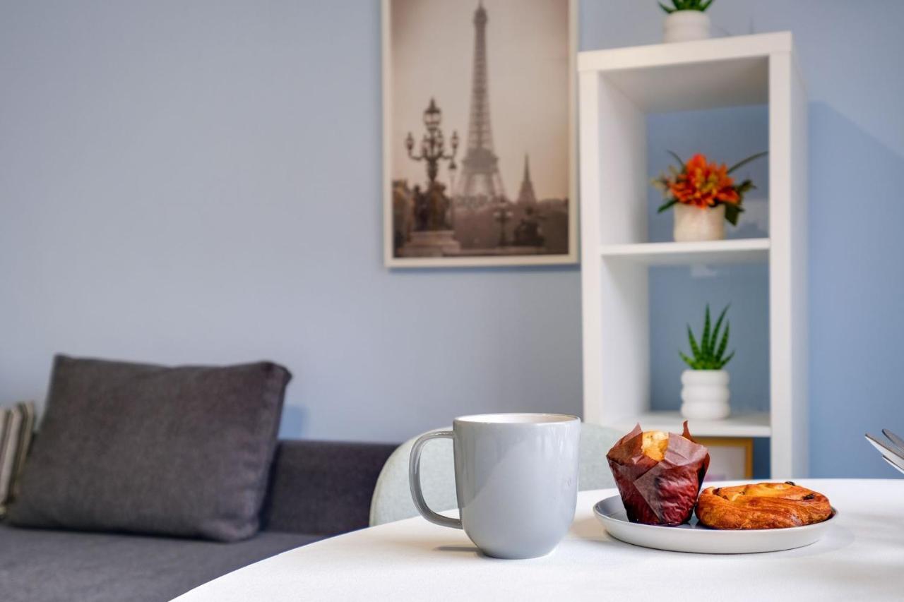 Chic 1Br House In Hounslow - 12 Mins From Heathrow Airport Apartment Feltham Exterior photo