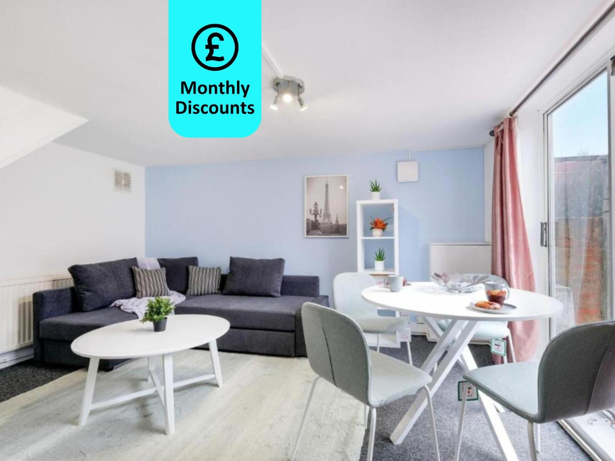 Chic 1Br House In Hounslow - 12 Mins From Heathrow Airport Apartment Feltham Exterior photo